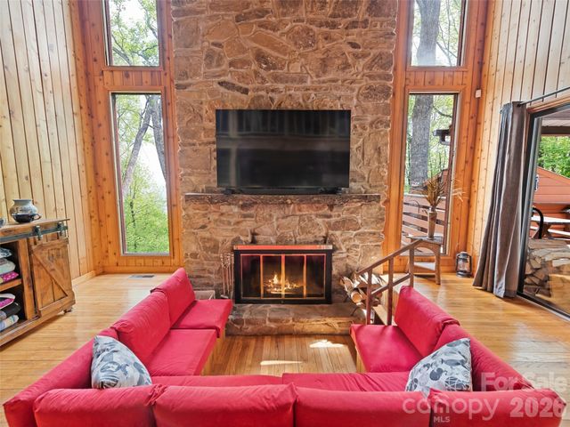 2863 Heath Peak Road, Waynesville, NC 28785