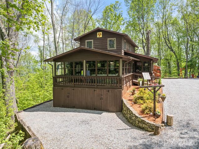 2863 Heath Peak Road, Waynesville, NC 28785