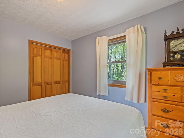 2863 Heath Peak Road, Waynesville, NC 28785
