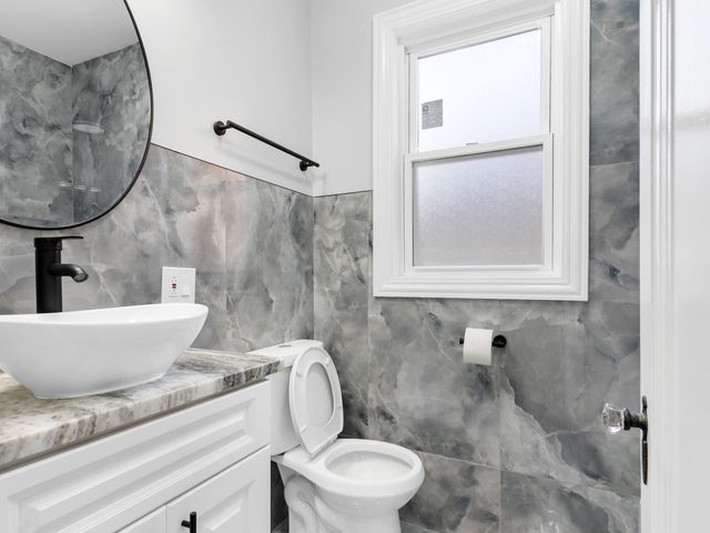 1205 W 97th Street, Chicago, IL 60643