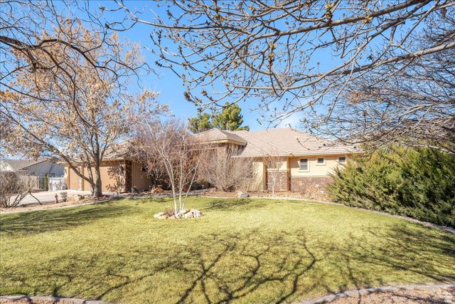 1112 W SAPPHIRE, Diamond Valley, UT 84770