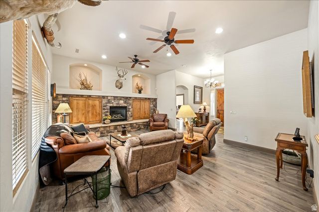 1112 W SAPPHIRE, Diamond Valley, UT 84770