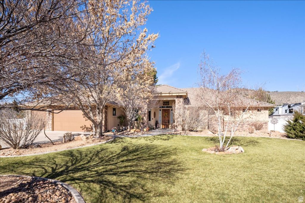 1112 W SAPPHIRE, Diamond Valley, UT 84770