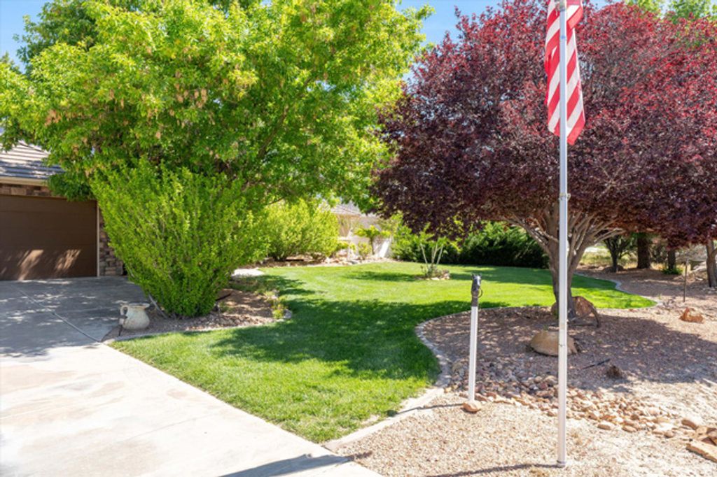 Image 2 of property listing at 1112 W SAPPHIRE, Diamond Valley, UT 84770