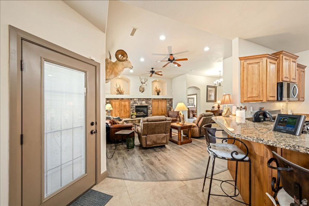 Image 15 of property listing at 1112 W SAPPHIRE, Diamond Valley, UT 84770