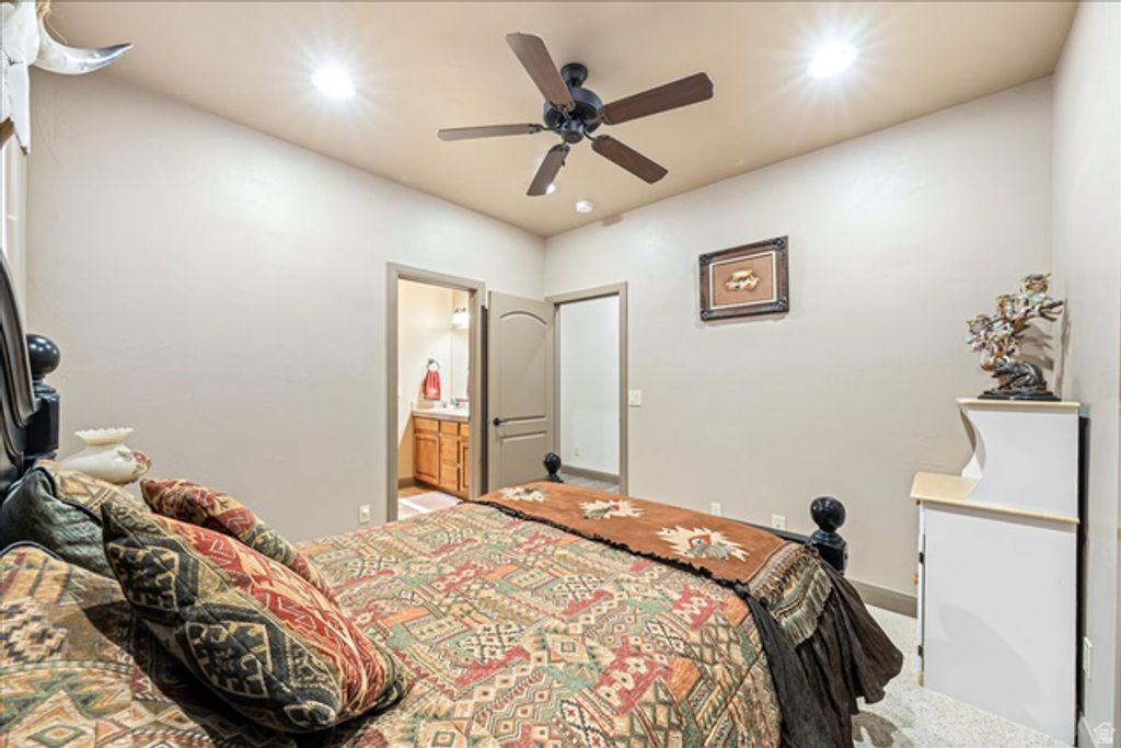 Image 36 of property listing at 1112 W SAPPHIRE, Diamond Valley, UT 84770