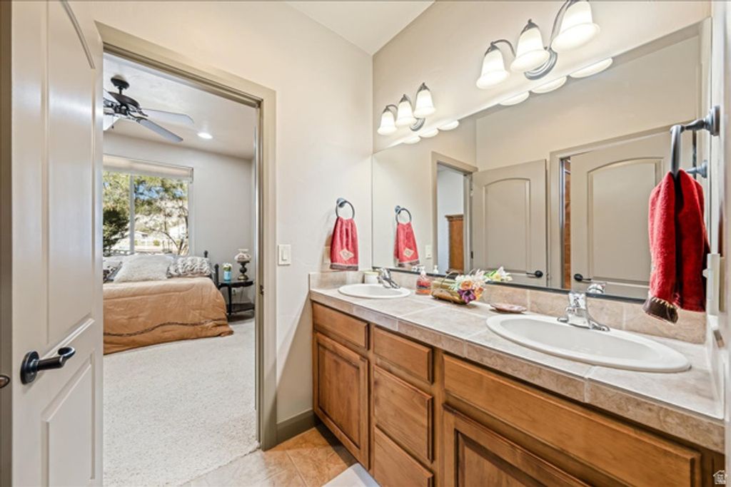 Image 37 of property listing at 1112 W SAPPHIRE, Diamond Valley, UT 84770