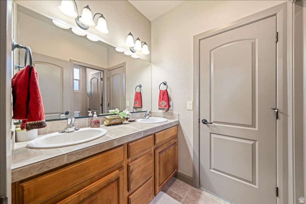 Image 38 of property listing at 1112 W SAPPHIRE, Diamond Valley, UT 84770