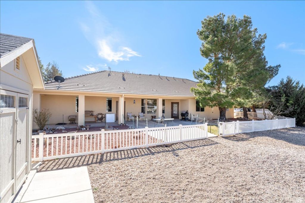 Image 51 of property listing at 1112 W SAPPHIRE, Diamond Valley, UT 84770