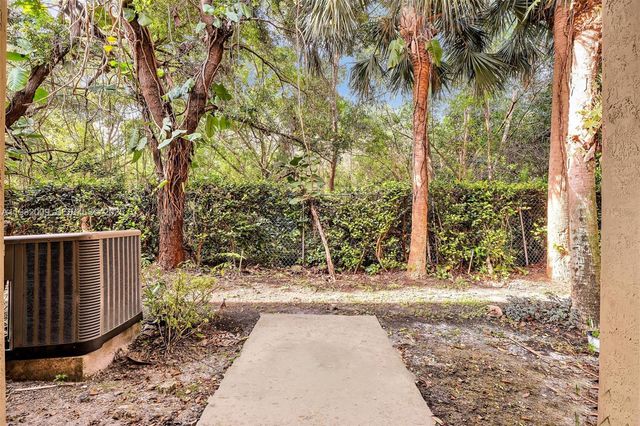 21205 NW 14 PL 819, Miami Gardens, FL 33169