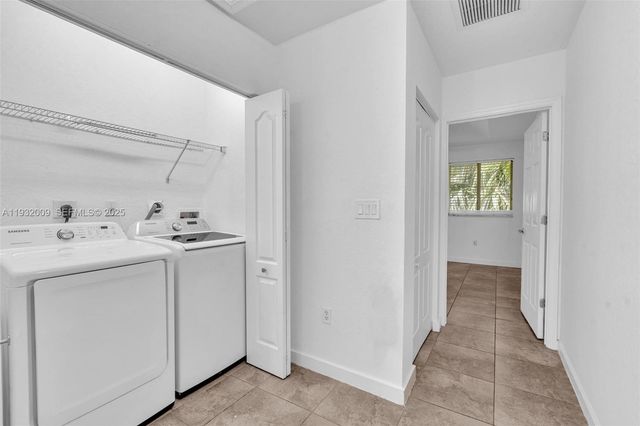 21205 NW 14 PL 819, Miami Gardens, FL 33169