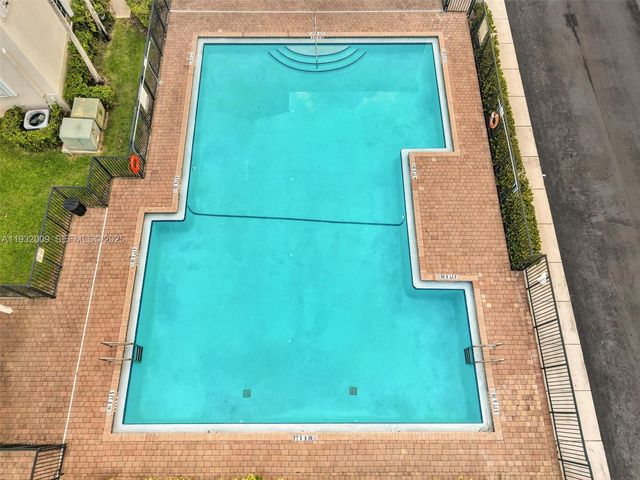 21205 NW 14 PL 819, Miami Gardens, FL 33169