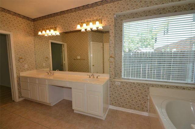 15307 Amesbury Lane, Sugar Land, TX 77478