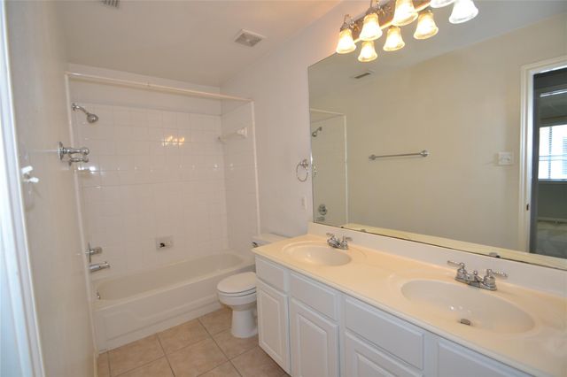 15307 Amesbury Lane, Sugar Land, TX 77478