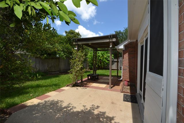 15307 Amesbury Lane, Sugar Land, TX 77478