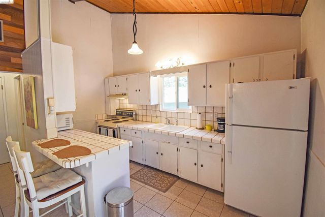 21881 Phoenix Lake Rd, Sonora, CA 95370