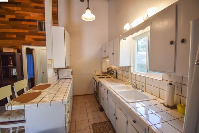 21881 Phoenix Lake Rd, Sonora, CA 95370