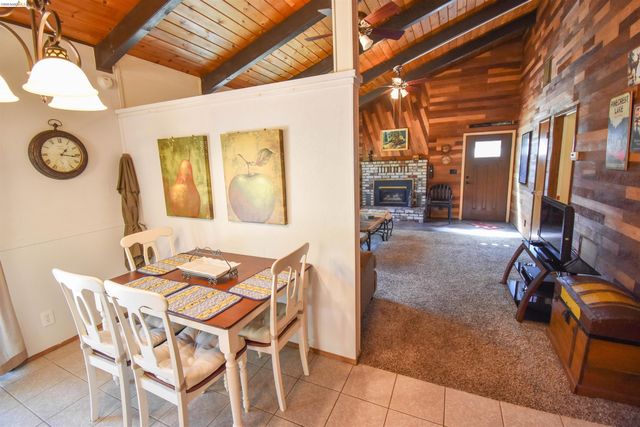 21881 Phoenix Lake Rd, Sonora, CA 95370