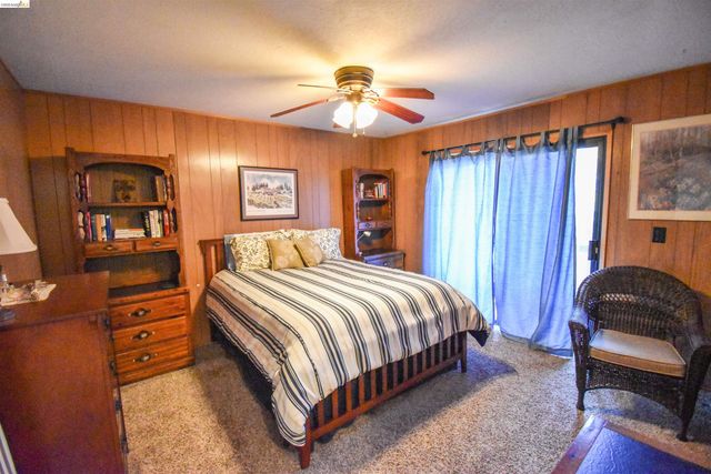 21881 Phoenix Lake Rd, Sonora, CA 95370