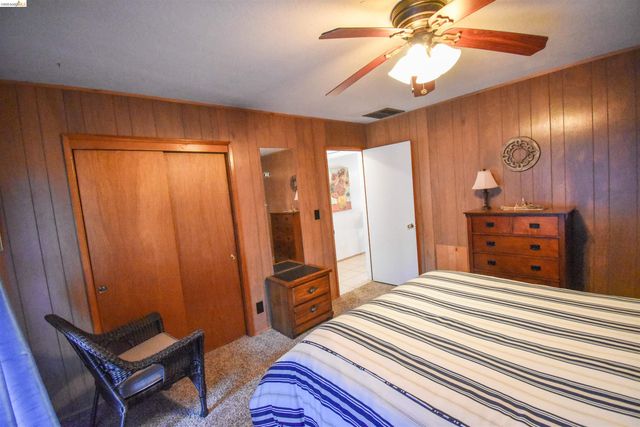 21881 Phoenix Lake Rd, Sonora, CA 95370