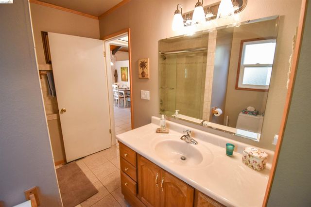 21881 Phoenix Lake Rd, Sonora, CA 95370