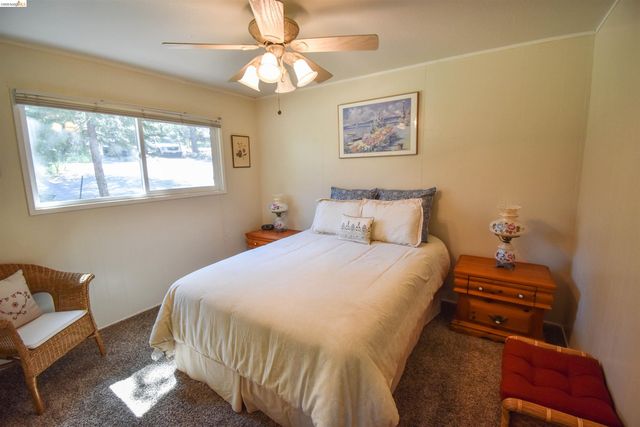 21881 Phoenix Lake Rd, Sonora, CA 95370