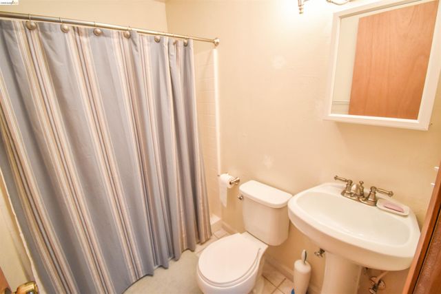 21881 Phoenix Lake Rd, Sonora, CA 95370