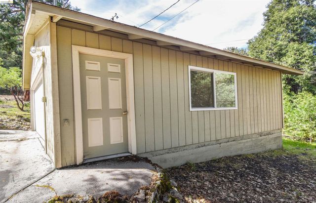 21881 Phoenix Lake Rd, Sonora, CA 95370