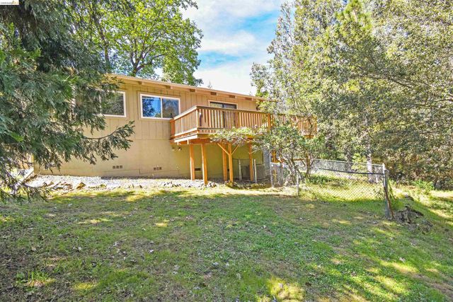 21881 Phoenix Lake Rd, Sonora, CA 95370
