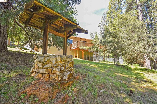 21881 Phoenix Lake Rd, Sonora, CA 95370