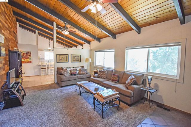 21881 Phoenix Lake Rd, Sonora, CA 95370