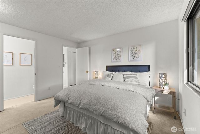 24504 13th Avenue S, Des Moines, WA 98198