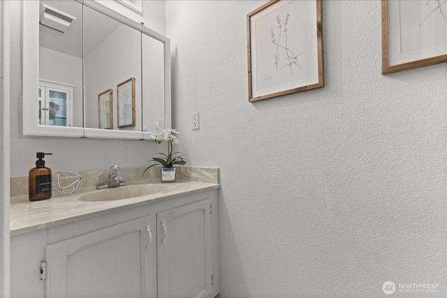 24504 13th Avenue S, Des Moines, WA 98198