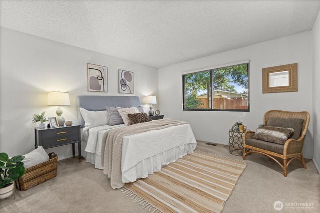 24504 13th Avenue S, Des Moines, WA 98198