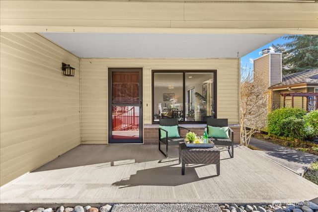 24504 13th Avenue S, Des Moines, WA 98198