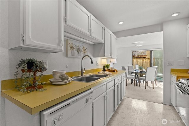 24504 13th Avenue S, Des Moines, WA 98198