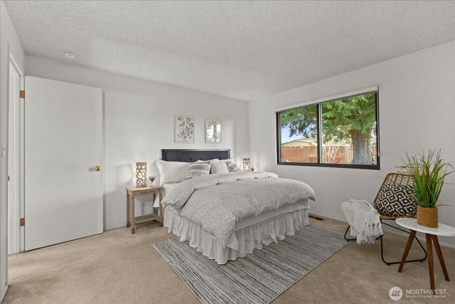 24504 13th Avenue S, Des Moines, WA 98198