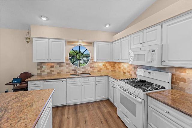 6323 SILVER LAKES DRIVE E, Lakeland, FL 33810
