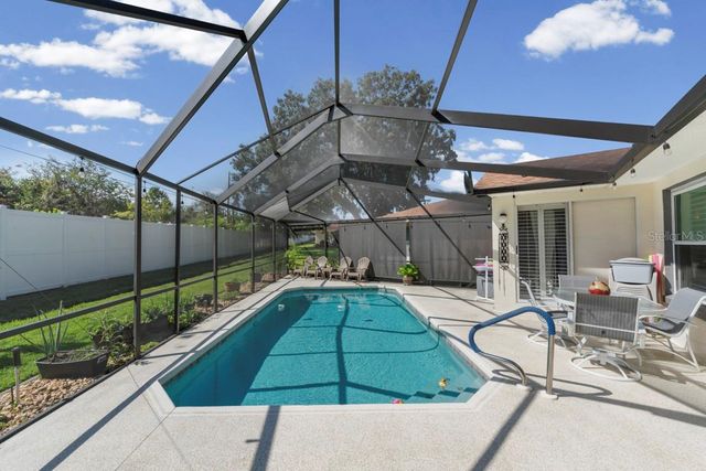 6323 SILVER LAKES DRIVE E, Lakeland, FL 33810