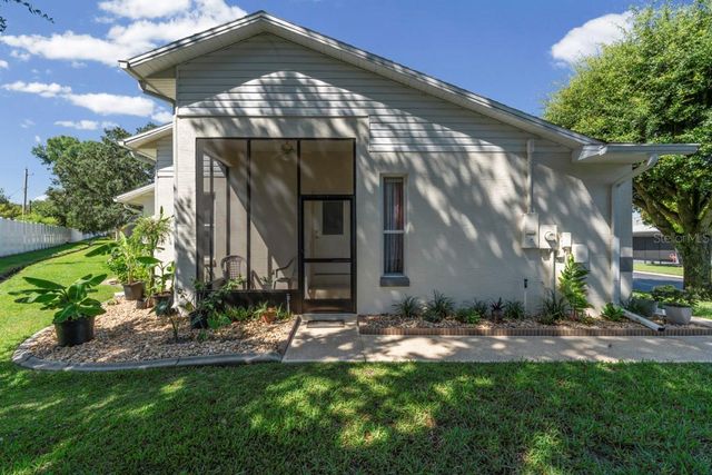 6323 SILVER LAKES DRIVE E, Lakeland, FL 33810