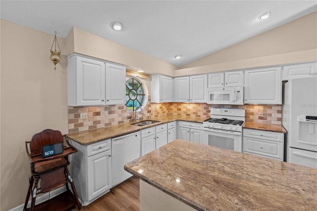 6323 SILVER LAKES DRIVE E, Lakeland, FL 33810