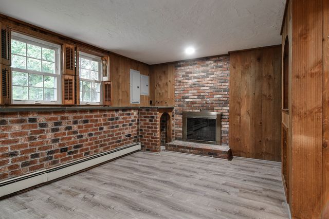 27 Woodland St, Natick, MA 01760