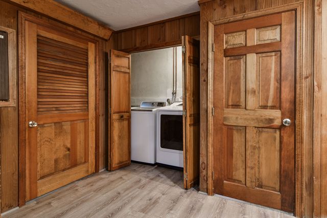 27 Woodland St, Natick, MA 01760
