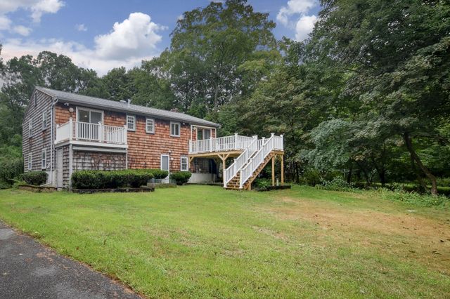 27 Woodland St, Natick, MA 01760