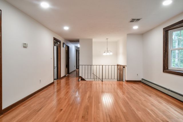 27 Woodland St, Natick, MA 01760
