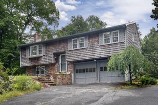 27 Woodland St, Natick, MA 01760