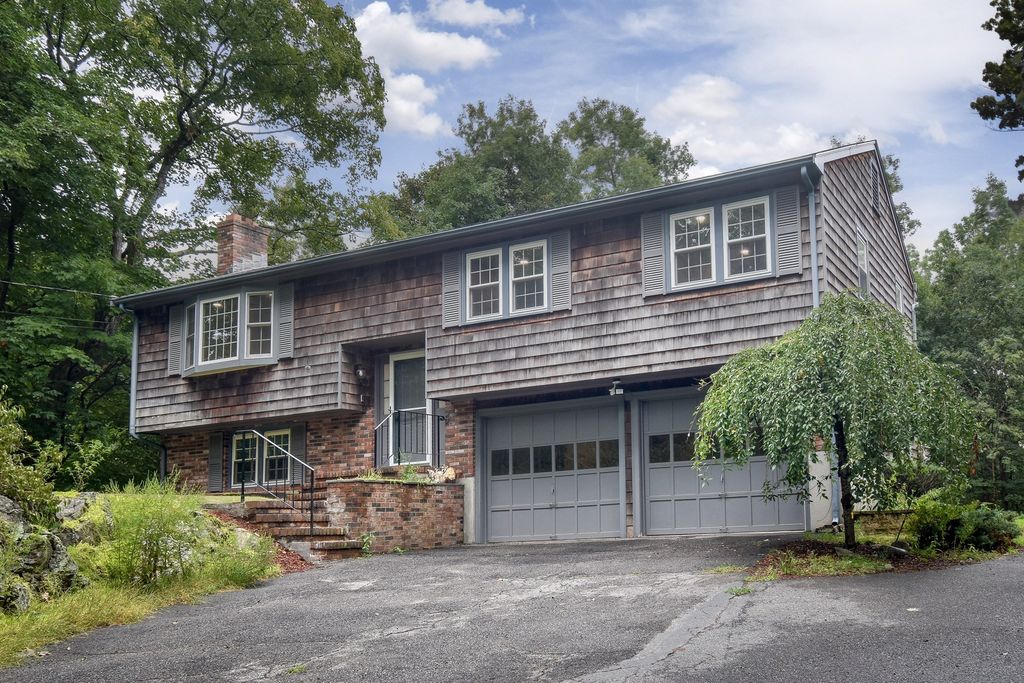 27 Woodland St, Natick, MA 01760