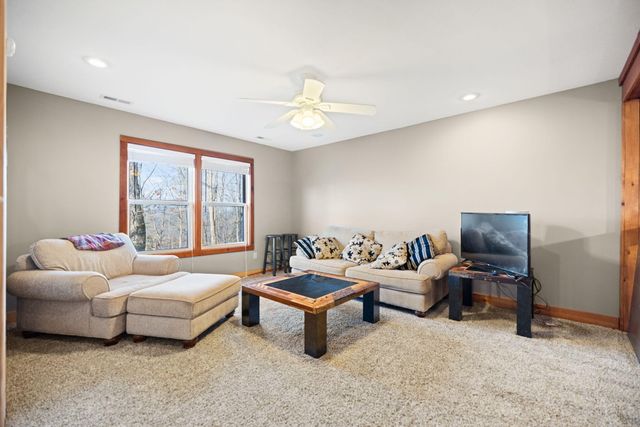 326 Cascade Circle, Russell Springs, KY 42642