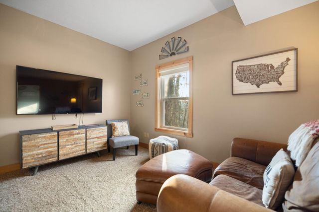 326 Cascade Circle, Russell Springs, KY 42642