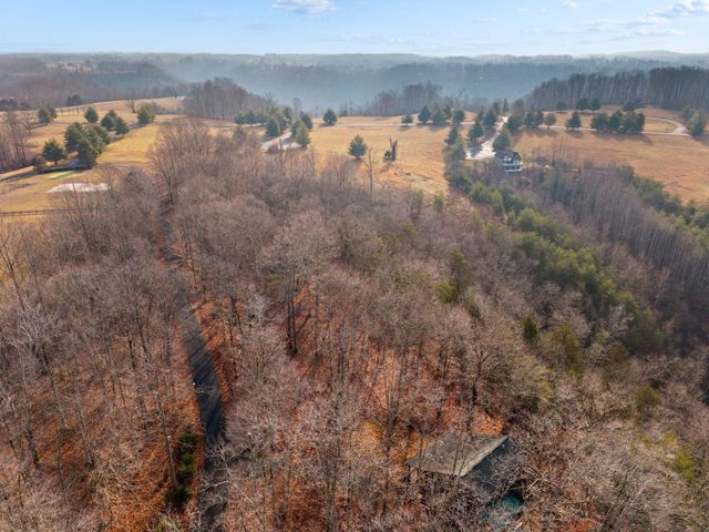 326 Cascade Circle, Russell Springs, KY 42642